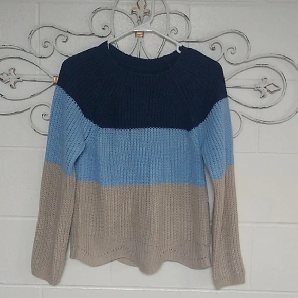 HARPERS HERITAGE Sweaters - HARPER HERITAGE COLOR BLOCK SWEATER WITH SCALLOPED BOTTOM CREW NECK